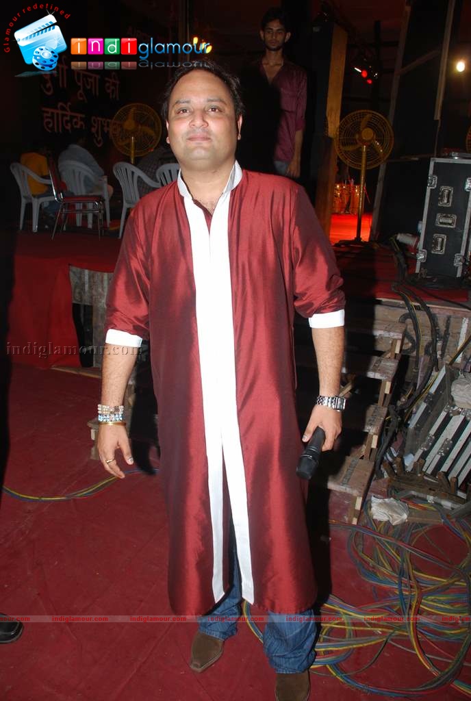 Shaan, Moushmi Chaterjee,Rupa Ganguly at Durga pooja Event hd photo